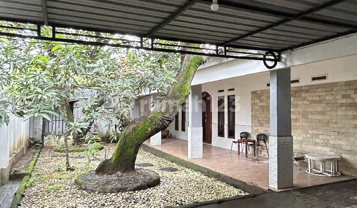 Big House on Jl Baji Gau Near Ratu Indah Mall 2