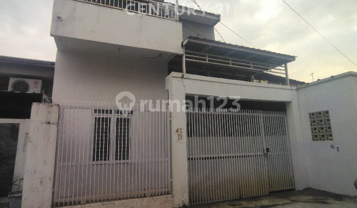 2-Story House on Jl. Faisal, Near Pettarani 2-Story House on Jl. Faisal, Near Pettarani