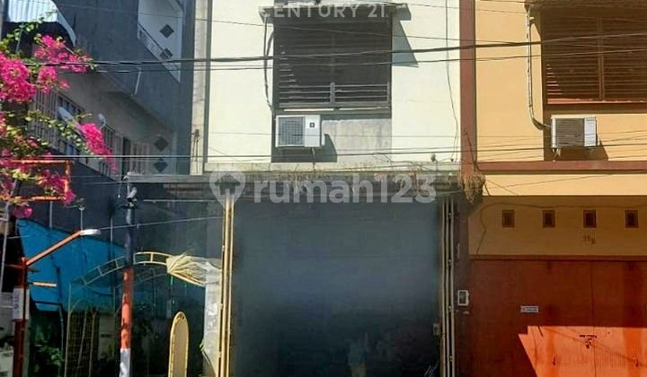 Strategic Shop House Ready for Occupancy on Jalan Onta Lama 1