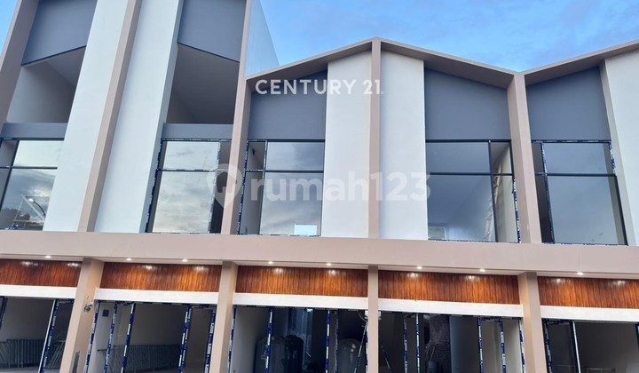 Strategic and Ready-to-Occupy Shophouse Near Airport in Virginia Park 2