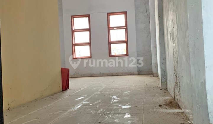 Ready-to-Occupy Shop House on Daeng Ramang Sudiang Main Road 2