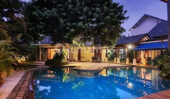 Tropical House in Cilandak, South Jakarta