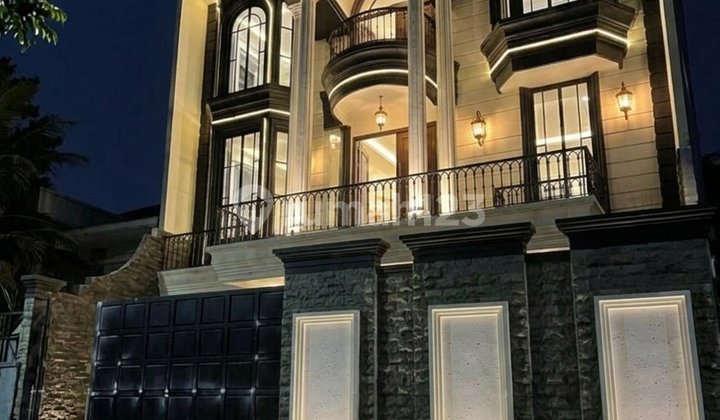 Luxury American Classic Semi Furnished Pejaten Barat