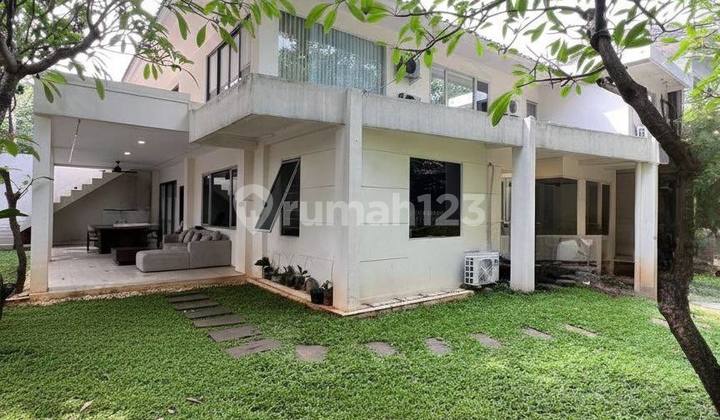 House in the Kebayoran Baru Area Suitable for Living or Business 2