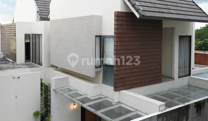 Secondary House Jagakarsa Strategic Location Near Andara Toll