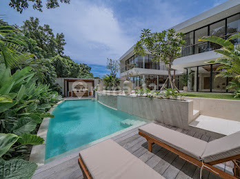 LUXURY 4 BEDROOM VILLA IN UMALAS FOR SALE OR ANNUAL RENT