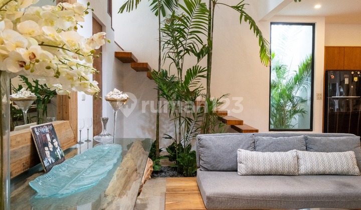 FOR RENT LUXIROUS 4BR ECHO BEACH CANGGU