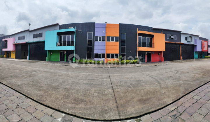 Warehouse 2,052 M² on Karawaci Main Road, Tangerang City Warehouse 2,052 M² on Karawaci Main Road, Tangerang City