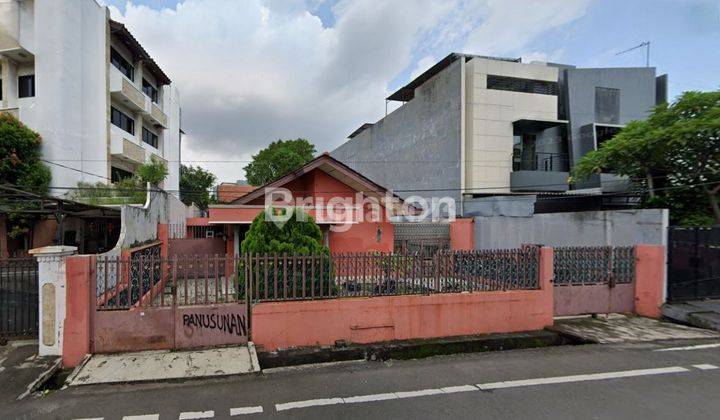 Rumah Tua Petojo Melintang Row 2 mobil 1