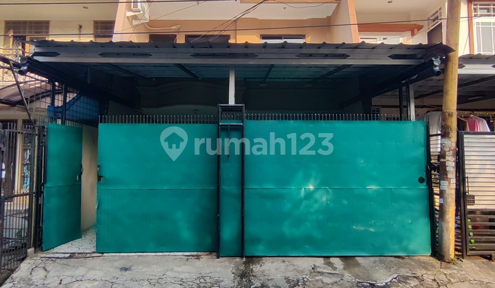 Rumah Taman Palem Lestari Dekat Sport Club