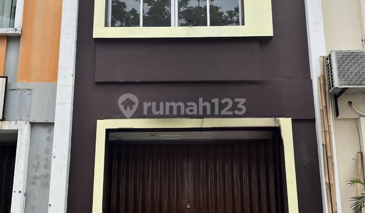 Ruko Pasar Modern Paramount Hadap Jalan Raya