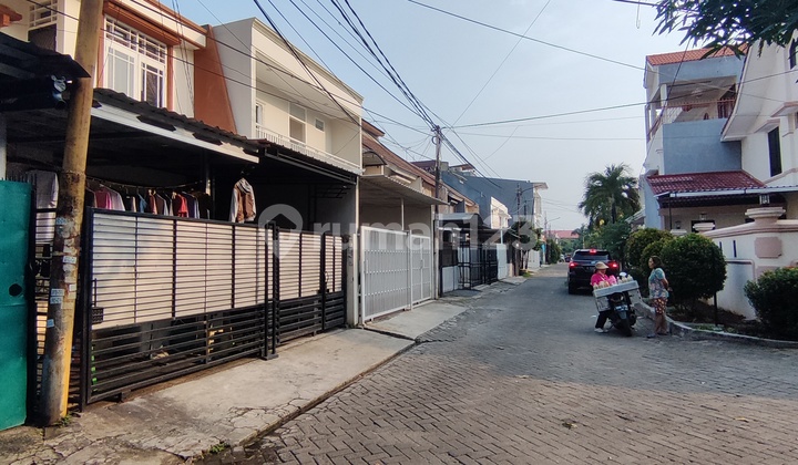 Rumah Taman Palem Lestari Dekat Sport Club 2