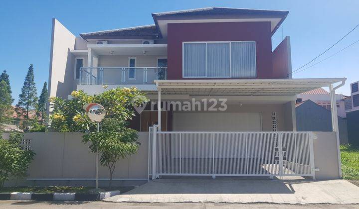 Rumah Megah di Tanjung Sari Asri Residence Antapani Bandung Rumah Megah di Tanjung Sari Asri Residence Antapani Bandung