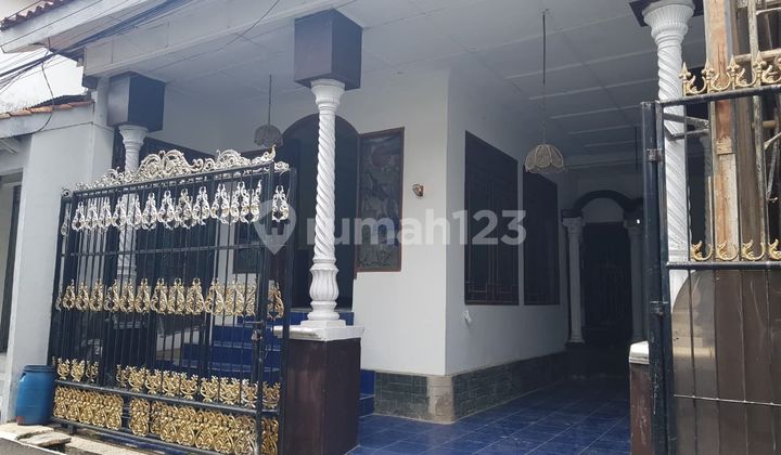 Unique House in Antapani Near Kiaracondong Station Bandung Unique House in Antapani Near Kiaracondong Station Bandung