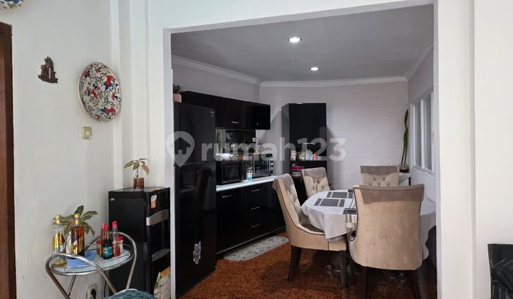 Rumah dengan Kolam Renang di Sayap Pahlawan Bandung 2