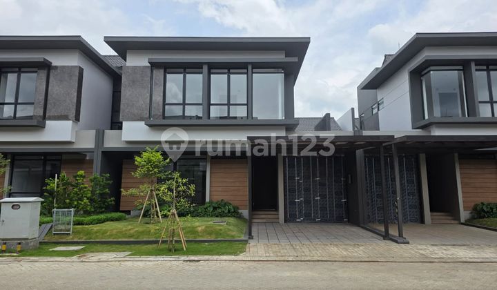 Rumah Kondisi Baru di Tatar Nilapadmi Kota Baru Parahyangan