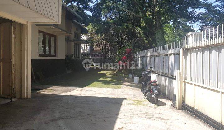 Rumah Belanda Posisi Hoek di Sayap Gatot Subroto Lengkong Bandung
