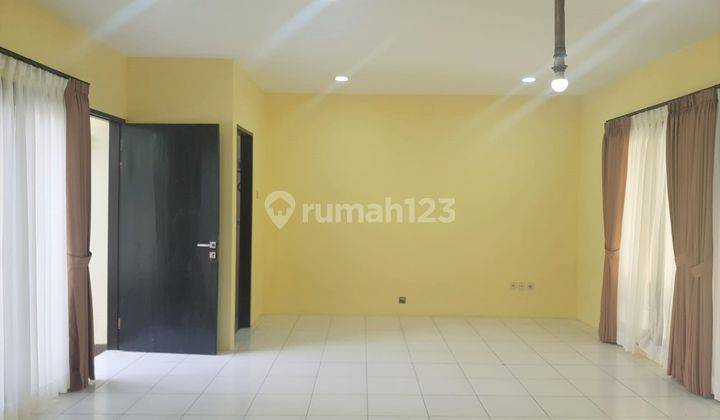 Rumah dengan Taman Cantik di Sayap Riau dekat Shabu Hachi Bandung 2