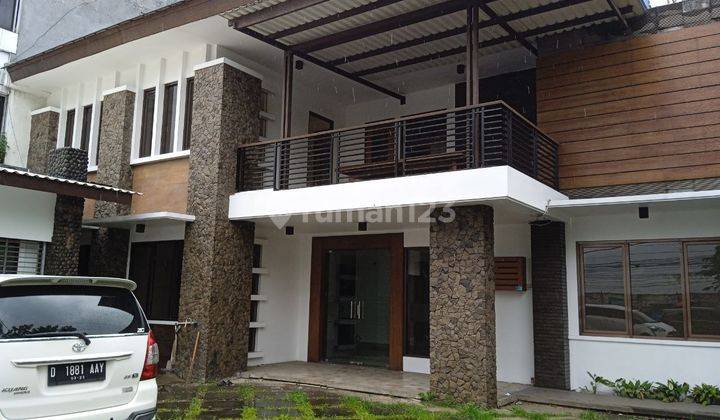 Rumah Exclusiv Pusat Bisnis di Terusan Jalan Jakarta Bandung 8