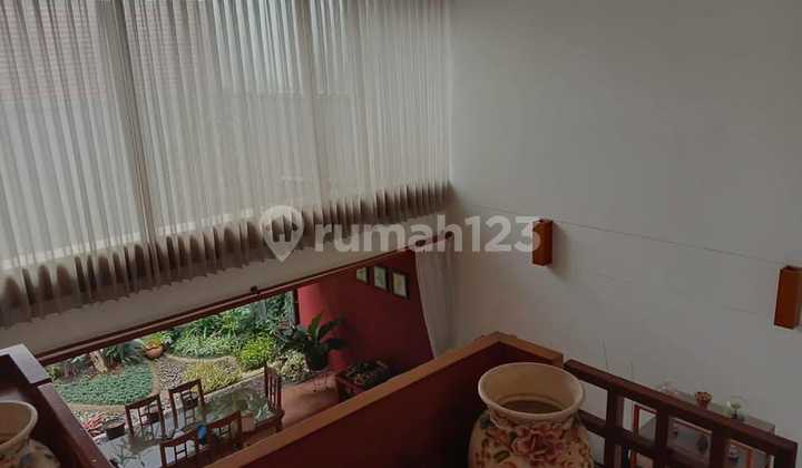 Rumah Lux Desain Arsitek Semi Furnished di Komplek Setraduta Bandung 2
