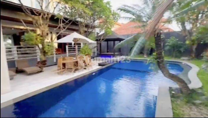 Beautiful, Comfortable Luxury House Ready to Live in in West Gatot Subroto, Bali 2