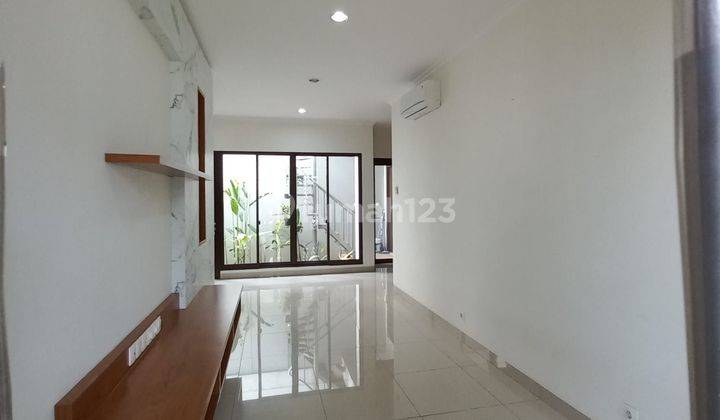 Disewakan Rumah Cantik di Cynthia Summarecon Bandung 2