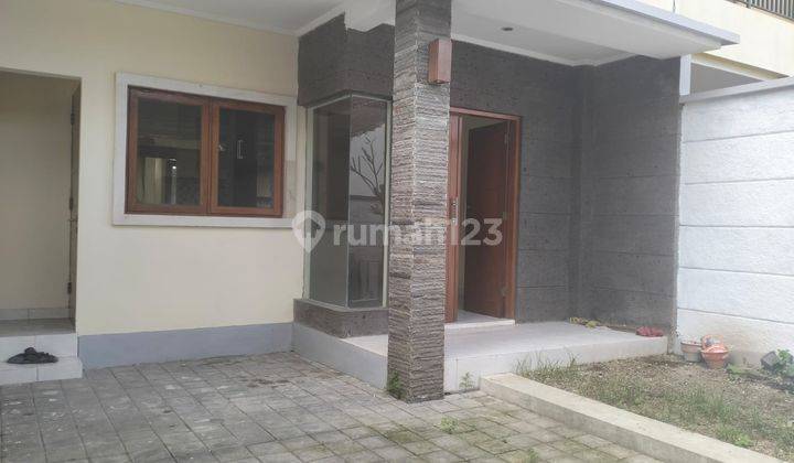 Beautiful House Ready to Occupy in Elite Neighborhood in Gatot Subroto Denpasar 2