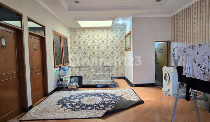 Jual Rumah di Singgasana Pradana Jual Rumah di Singgasana Pradana