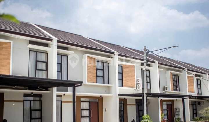 *Jual ... !!!* *New House Exclusive* *Tki.5 Sherwood ( 2 LT )* *Hadap Timur*