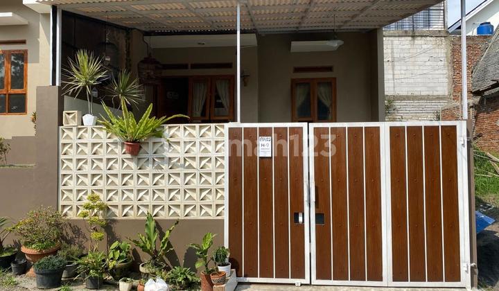 Di Jual Rumah Minimalis 2 Lantai Siap Huni di Komplek Puncak Sariwangi Di Jual Rumah Minimalis 2 Lantai Siap Huni di Komplek Puncak Sariwangi