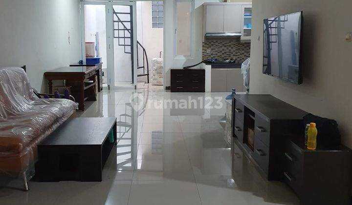 Rumah Minimalis Nyaman di Sommerville Taman Kopo Indah 5 2