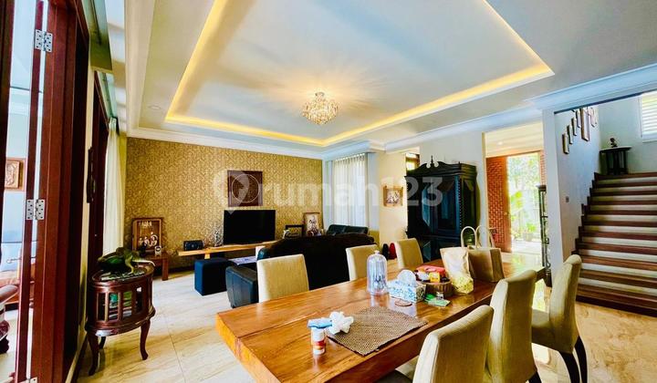 Jual Rumah Mewah Gegerkalong Ada Kolam Renang 2