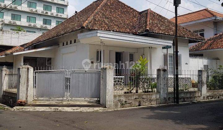 Rumah Bergaya Heritage Siap Huni Sangat Nyaman Di Tengah Kota Area Jalan Riau Bandung 1