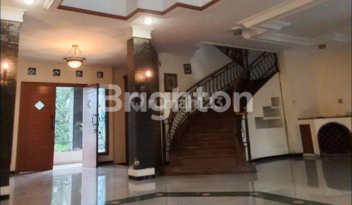 Rumah mewah di Komplek SETRA DUTA dekat dengan Club House , depan pos security  jalan sersan bajuri , cihideung Bandung 1