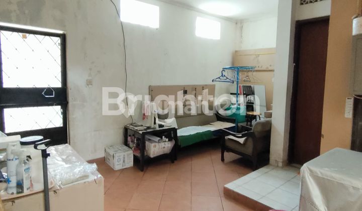 Rumah Besar Siap Huni di Setra Duta Bandung 2