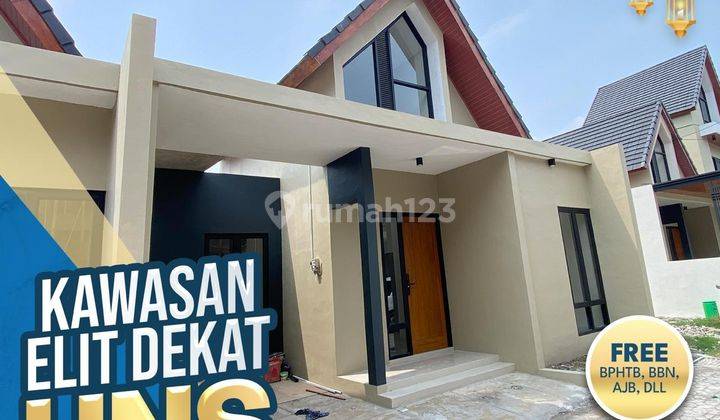 Rumah Mewah dengan Fasilitas Premium di Lokasi Elite Kota Solo 1