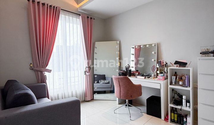 For Sale South Jakarta - Prime Location Modern Minimalist House Within Cluster One Gate System 2