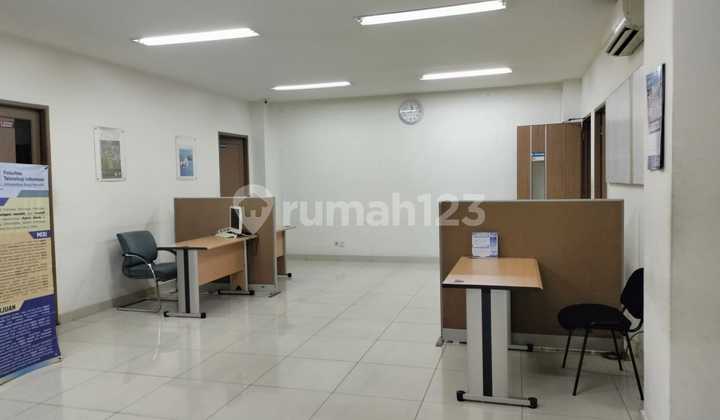 Dijual Gedung 4 Lantai dibawah NJOP Semi Basement di Senen Jakarta Pusat
