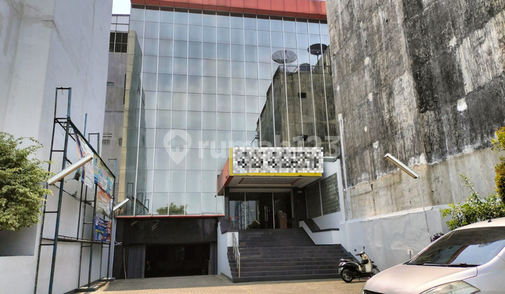 Dijual Gedung 4 Lantai dibawah NJOP Semi Basement di Senen Jakarta Pusat