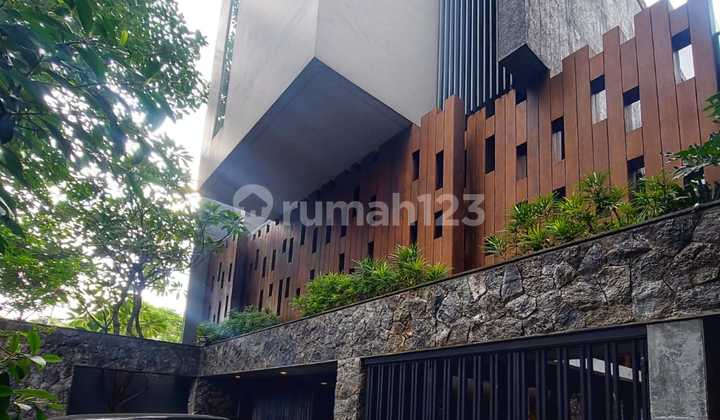 Rumah Mewah Modern Tropical Minimalist di Cideng Jakarta Pusat 1