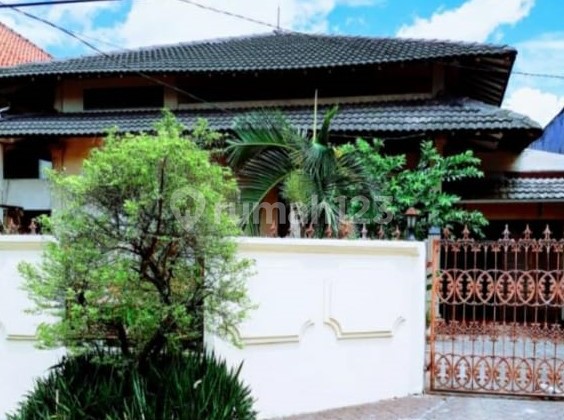 For Sale Cinere House - Land Area 545 M², 5 Bedrooms, Spacious Front & Backyard