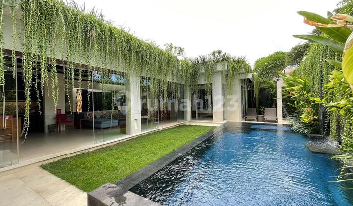 For Sale Luxury Villa in Jimbaran Bali - 100 METERS FROM THE BEACH