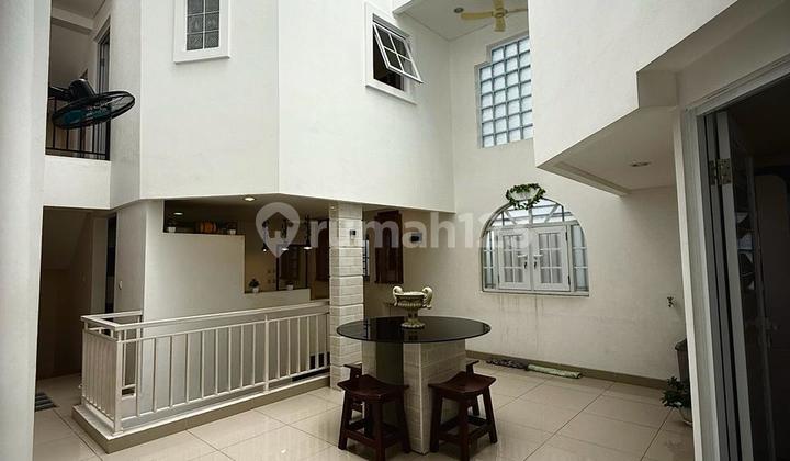 Dijual Rumah Mewah Pik 1 Bukit Golf Mediterania Akasia - 3 Lantai, Full Furnished, 6+1 Kamar, Siap Huni