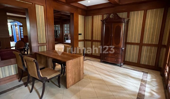 Dijual Rumah & Lahan Luas Adhyaksa Lebak Bulus - LT 2.700 M², Dalam Komplek Tenang, Ada 2 Rumah + Multi Function Hall