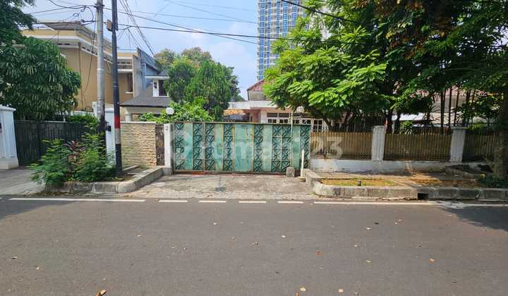 Quick Sale House in Menteng, Land Included