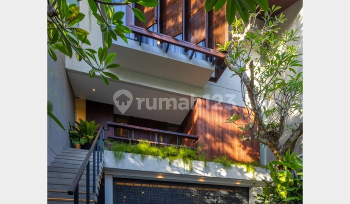 Dijual Rumah Baru Bergaya Tropical Modern – 10 Menit dari Senopati - SHM Dijual Rumah Baru Bergaya Tropical Modern – 10 Menit dari Senopati - SHM