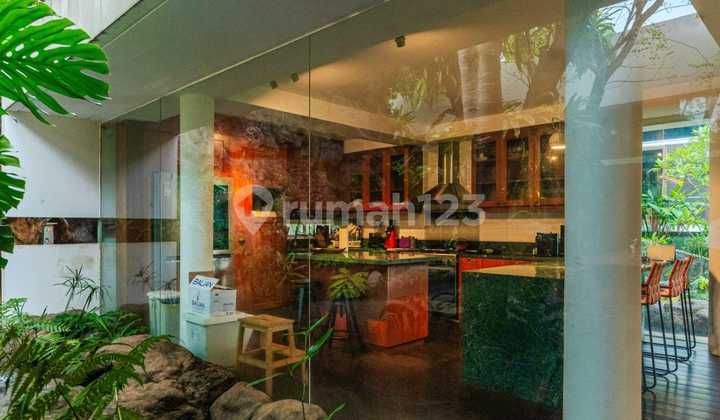 Dijual Rumah Secondary Terawat dan Siap Huni karya Arsitek Ternama Indonesia Mr. @andramatin - Jati Padang - Jakssel Dijual Rumah Secondary Terawat dan Siap Huni karya Arsitek Ternama Indonesia Mr. @andramatin - Jati Padang - Jakssel