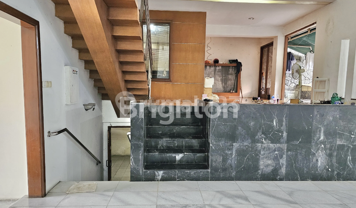 Rumah Mewah Dilengkapi Kolam Renang di Bendungan Hilir Jakarta Pusat 2