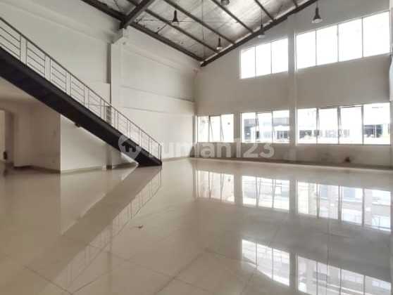 For Sale / For Rent Ex-Premium Showroom Building - Strategic Location Fatmawati Raya, Kebayoran Baru