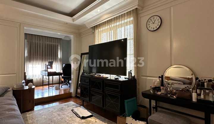 Dijual Rumah Siap Huni dengan Konsep Design Luxury American Classic di Kebayoran Baru Jakarta Selatan